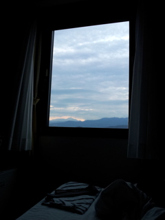 2017/06/15_宿から夕暮れの立山連峰を望む