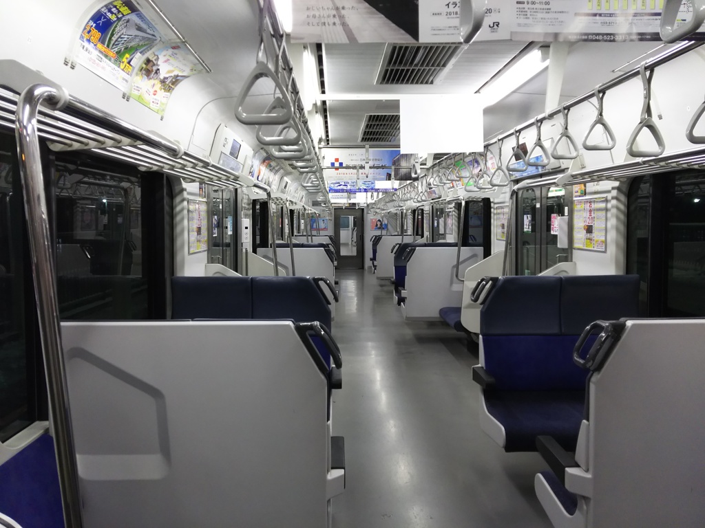 2018/01/22_雪の夜の誰もいない電車