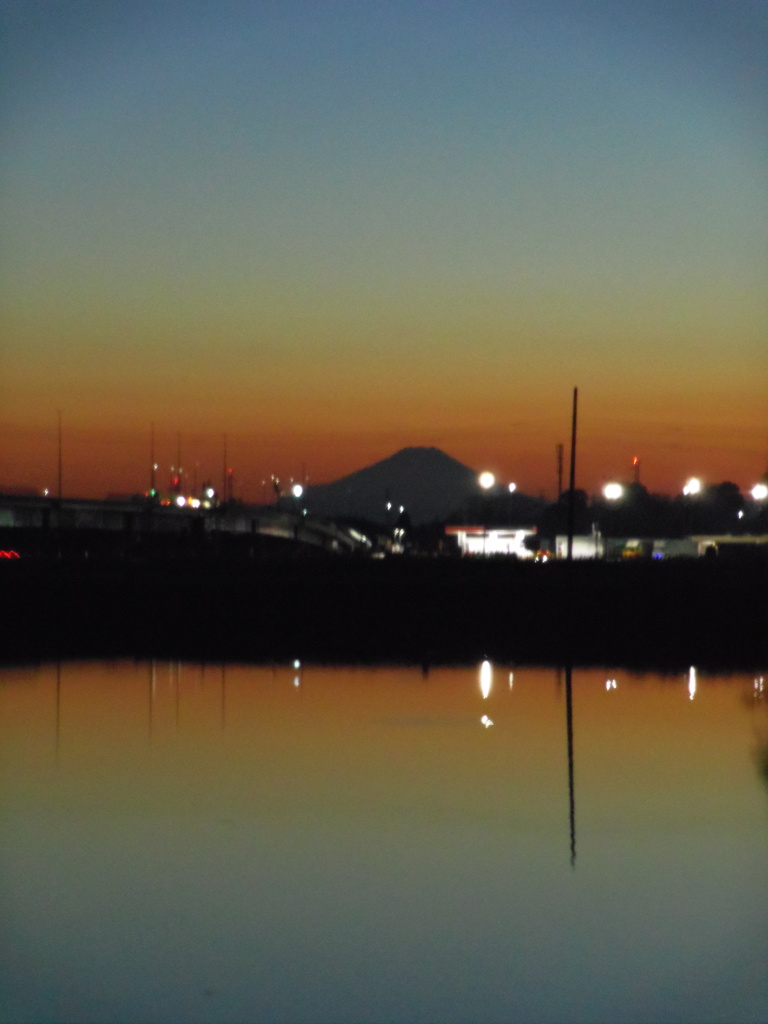2016/12/25_溜め池の夕暮れ富士