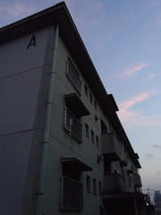 2017/05/28_夕暮れの誰もいない団地