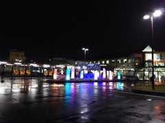2016/11/21_夜、雨上がりの北上尾駅イルミネーション
