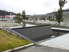 2017/10/21_黒部宇奈月温泉駅前の黒部川四十八ヶ瀬