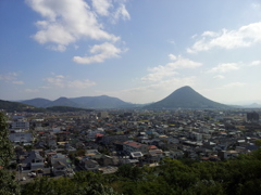 2017/10/26_亀山公園から飯野山を望む
