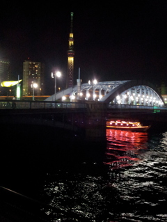 2015/10/08_夜の駒形橋とスカイツリー、スーパードライホールに屋形船