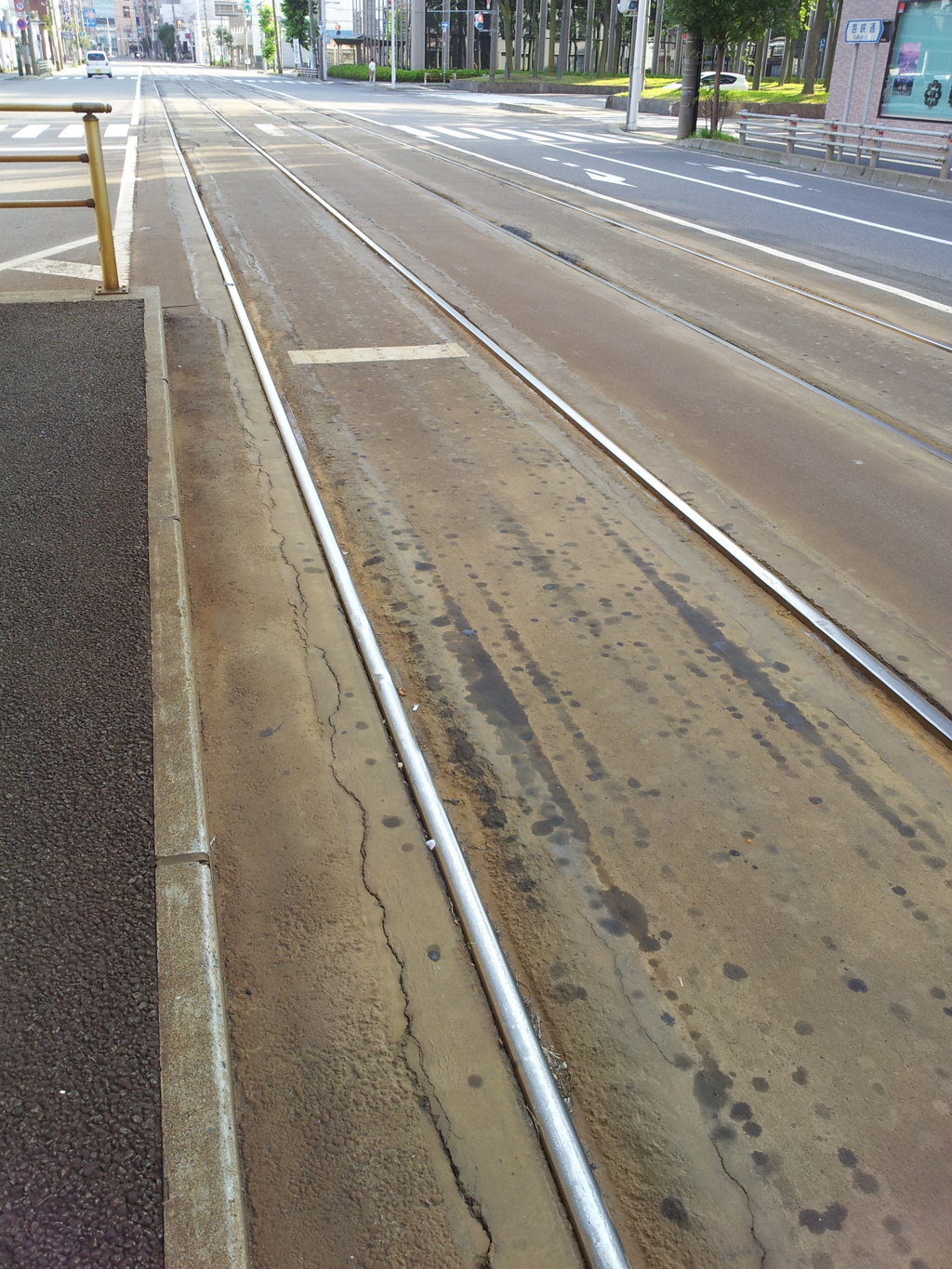 2016/08/13_函館の路面電車の線路
