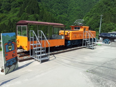 2017/05/20_トロッコ広場のトロッコ電車