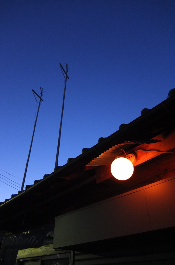 2014/05/10_夕暮れの消防小屋