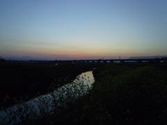 2017/04/15_野通川の夕暮れ菜の花