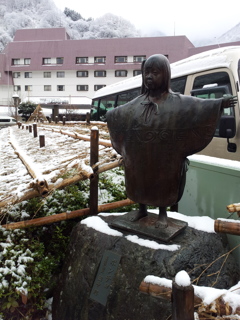 2016/12/10_宇奈月の街角アート「ポンチョ」