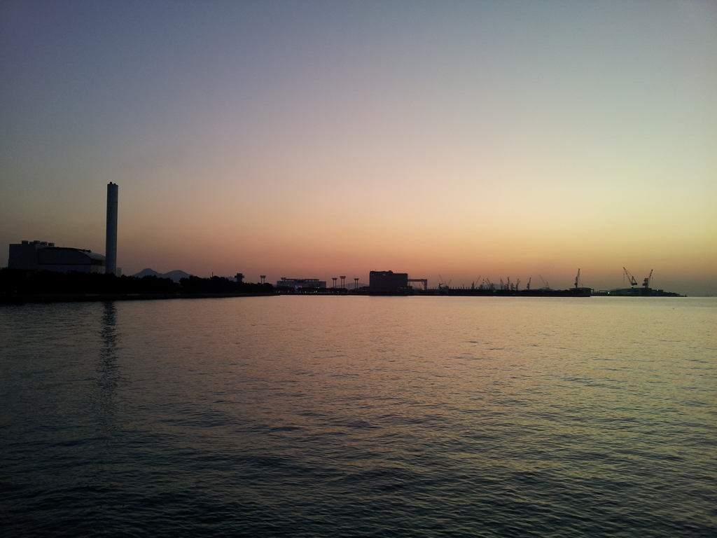 2017/10/26_道の駅恋人の聖地うたづ臨海公園から瀬戸内海の夕暮れを望む