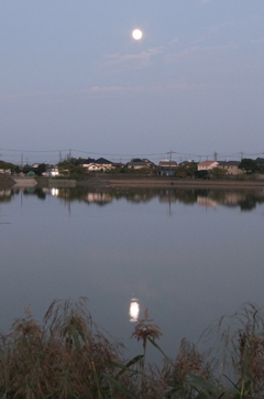 2015/09/27_伊佐沼の夕月