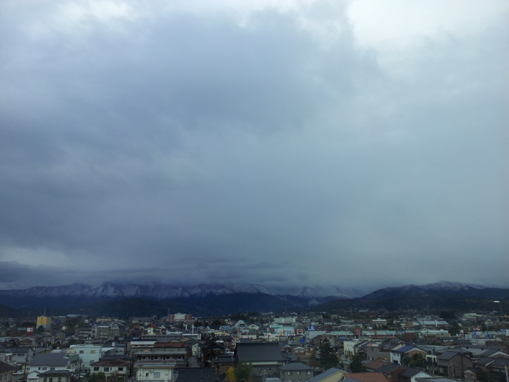 2017/11/16_宿から朝の立山連峰を望む