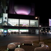 2019/04/13_夜のアートなベンチ（?）とハピリン