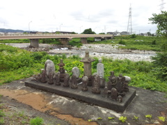 2018/06/16_片貝川河畔の石像群