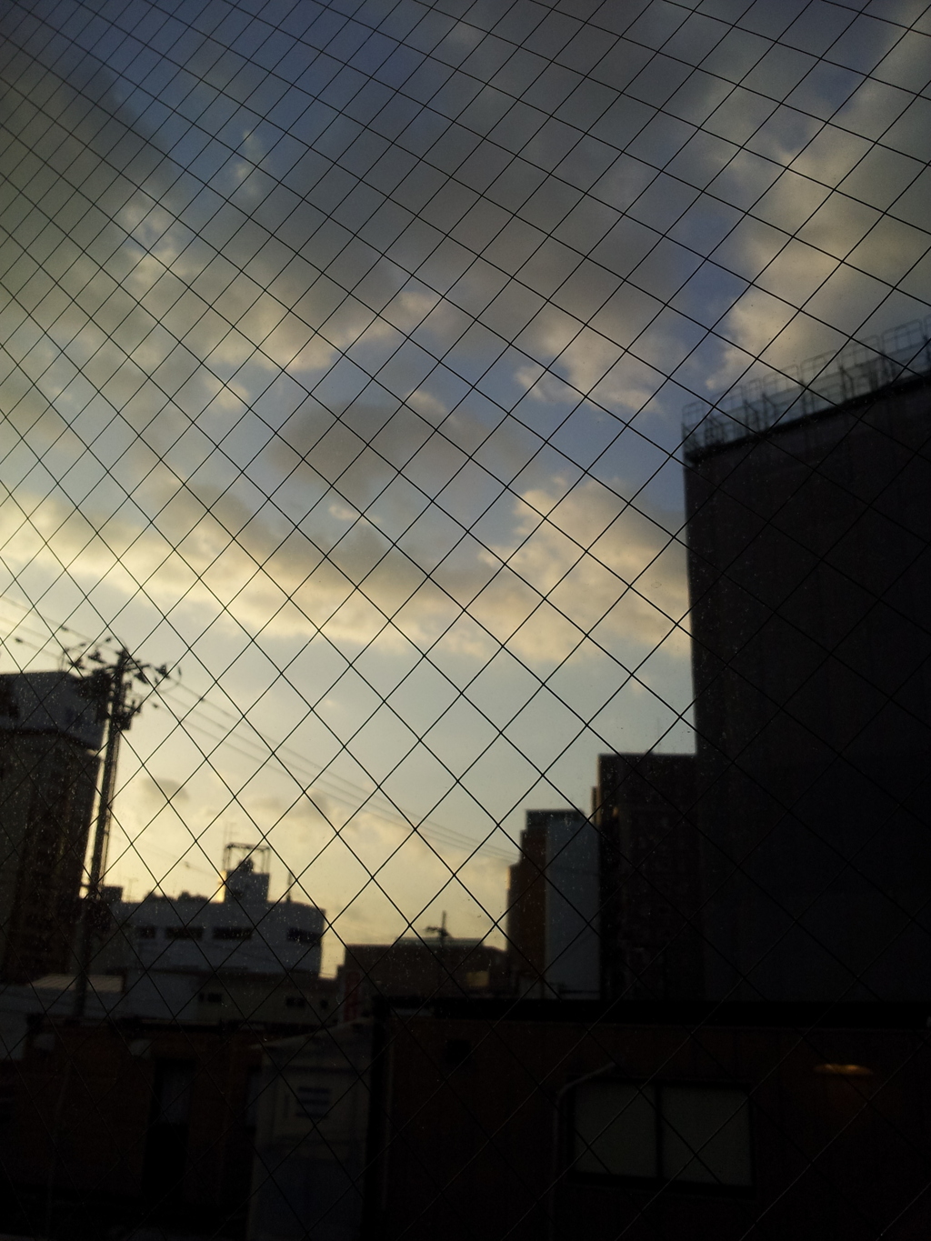 2016/11/13_宿から弘前の空を望む