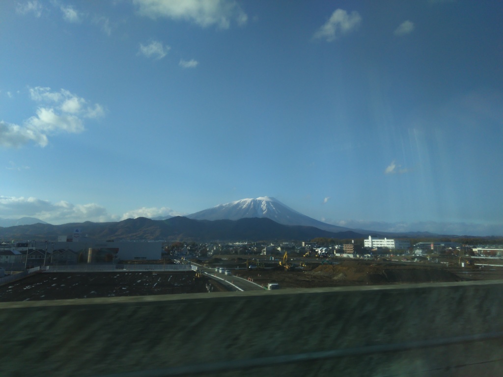 2016/11/12_東北新幹線から岩手山を望む