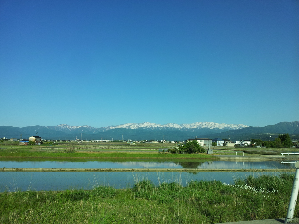 2017/05/19_車窓から立山連峰を望む