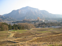 2012/04/08_寺坂棚田と武甲山