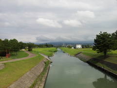 2017/08/11_立野橋から高橋川と立山連峰を望む