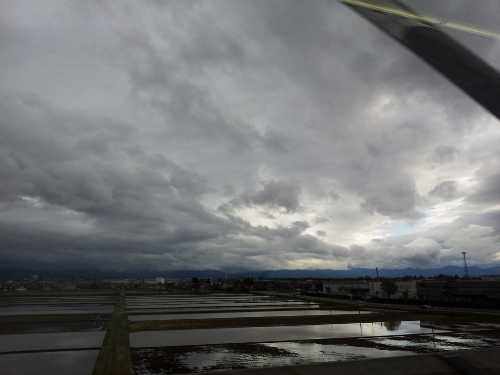 2016/05/11_北陸新幹線の車窓風景