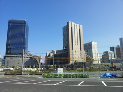 2017/10/27_空き地越しの大阪駅