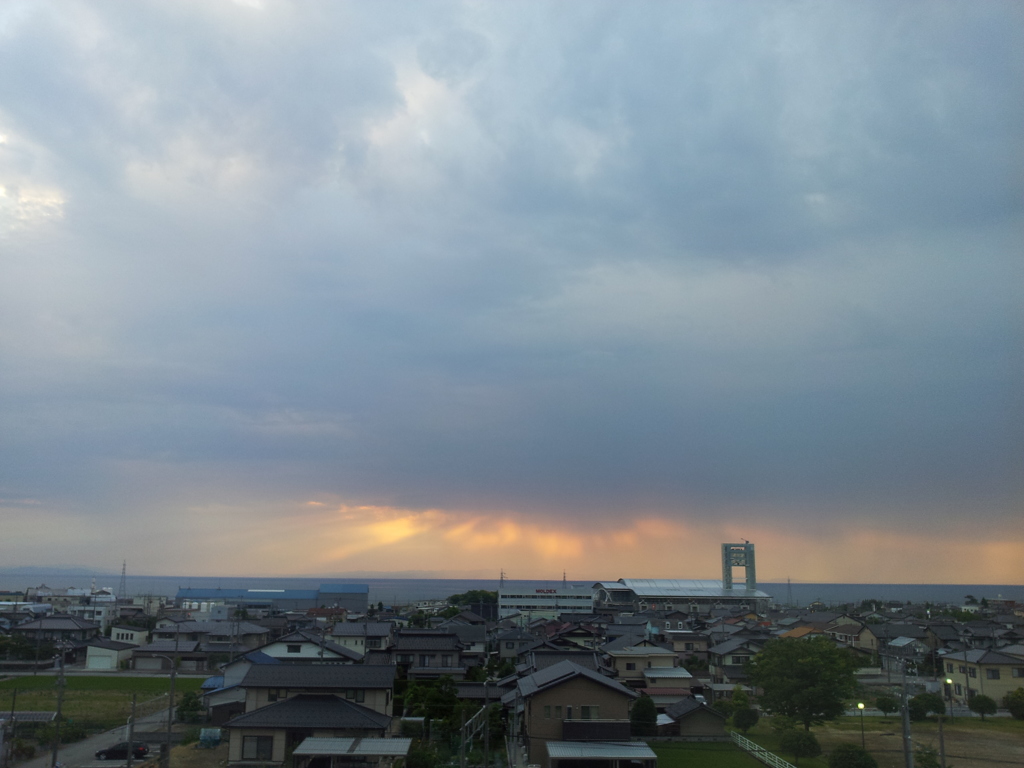 2017/06/15_宿から富山湾の天使の梯子を望む