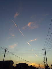 2016/10/15_夕空に飛行機雲