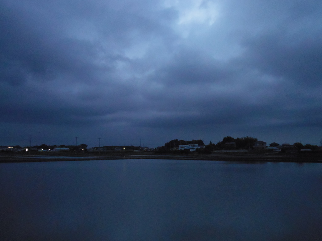 2017/05/27_水田の曇天