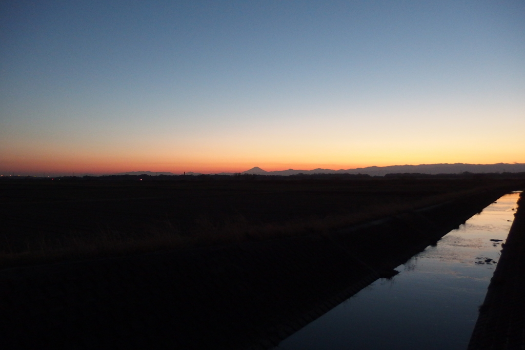 2017/01/02_用水路の夕暮れ