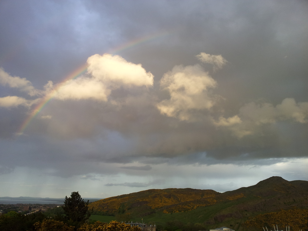 2016/05/21_アーサーズ・シートに虹