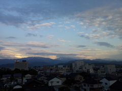 2017/06/15_宿から夕暮れの立山連峰を望む