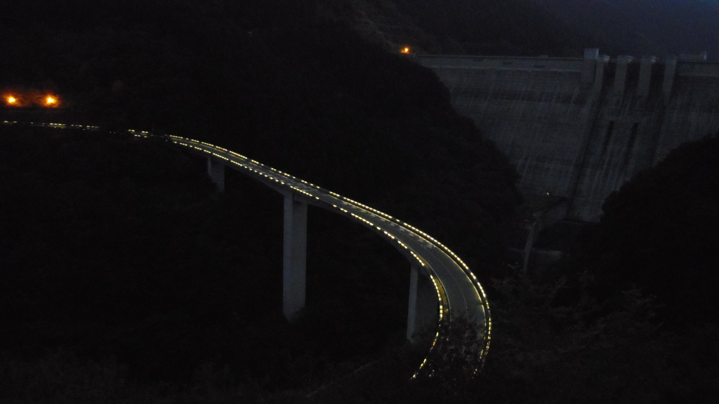 2012/10/20_ループ橋と滝沢ダム