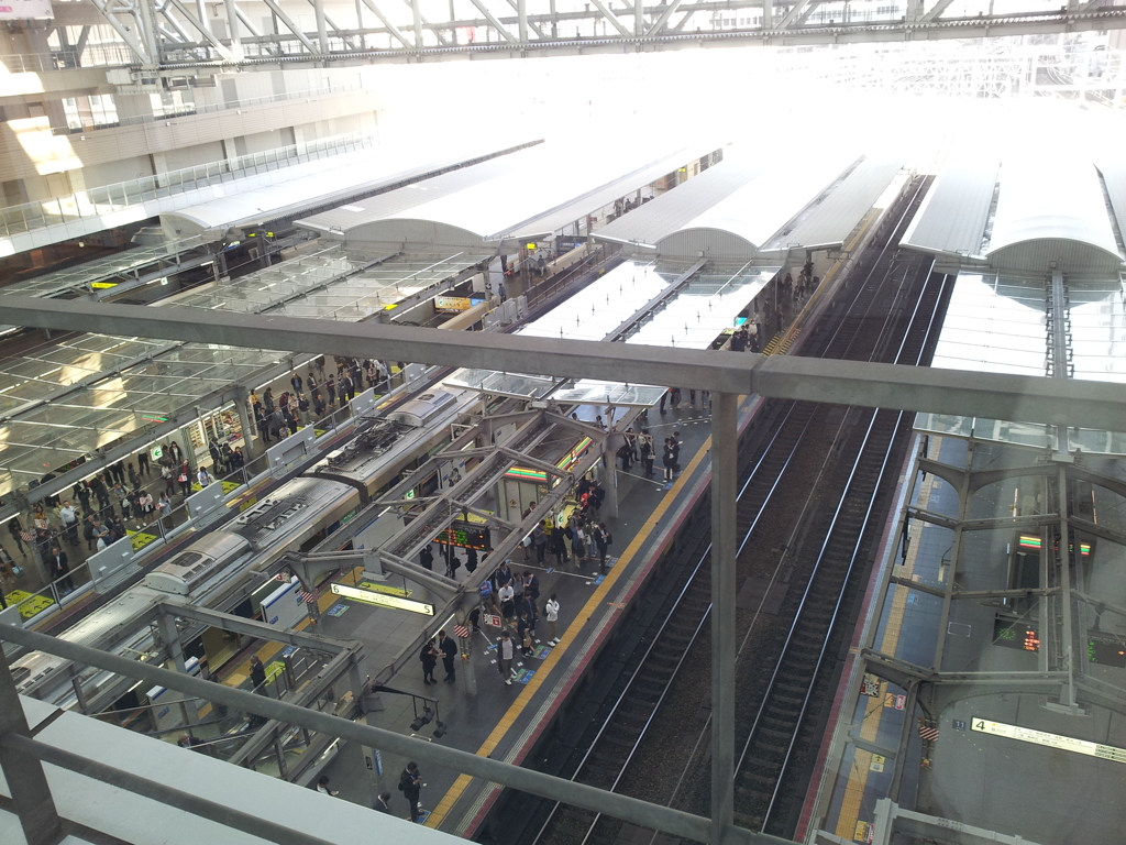 2017/10/27_大阪駅 時空（とき）の広場からの眺め