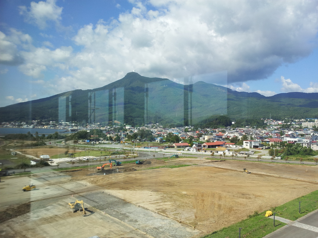 2018/09/14_しもきた克雪ドーム展望台から釜臥山を望む