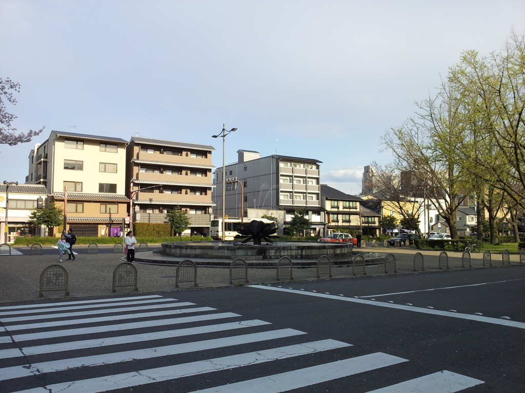 2019/04/12_東本願寺前の噴水