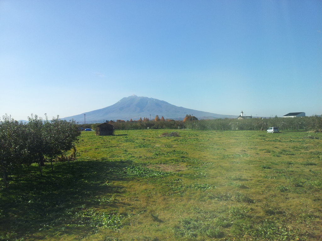 2016/11/14_五能線から岩木山を望む