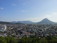 2017/10/26_丸亀城三の丸月見櫓跡から飯野山を望む