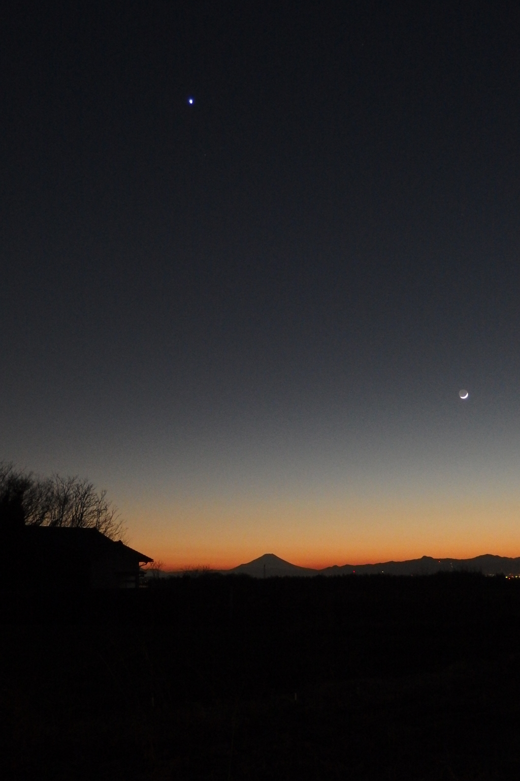2016/12/31_夕暮れ富士と月