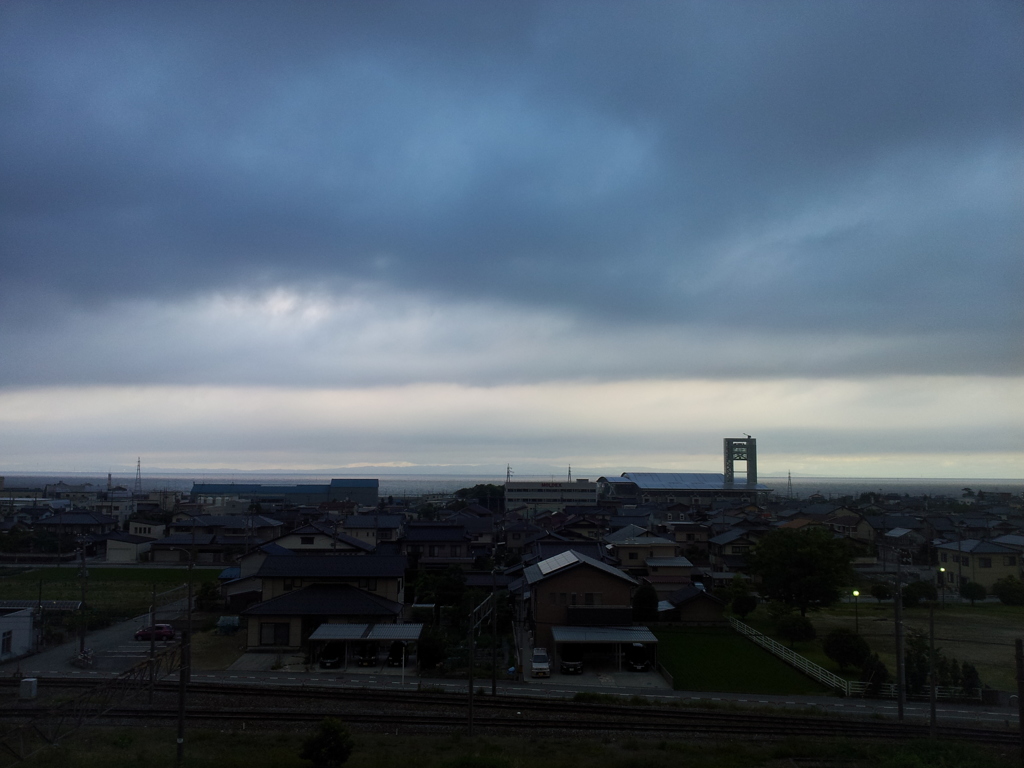 2017/06/16_宿から朝の富山湾を望む