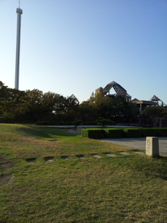 2017/10/26_瀬戸大橋記念公園 浜栗林と瀬戸大橋タワーと瀬戸大橋記念館