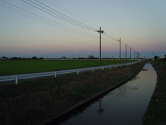 2016/08/07_用水路の夕暮れ