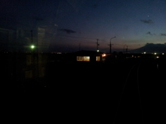 2016/11/13_津軽鉄道から五農校前駅の夕暮れを望む