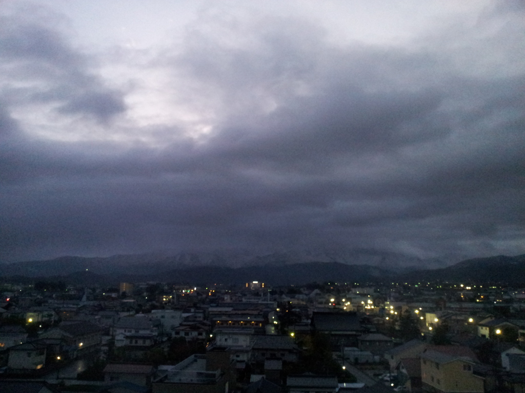 2017/11/16_宿から朝の立山連峰を望む