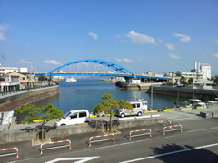 2017/10/26_みなと公園展望台から丸亀港と京極大橋を望む