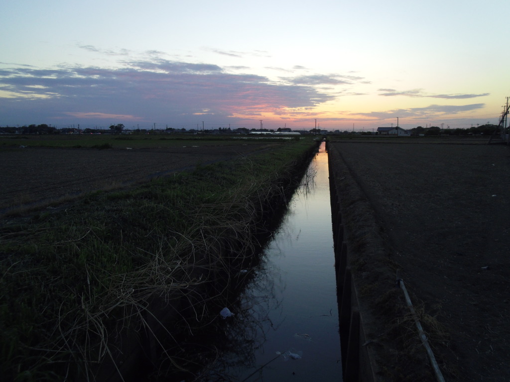 2017/05/04_用水路の夕暮れ