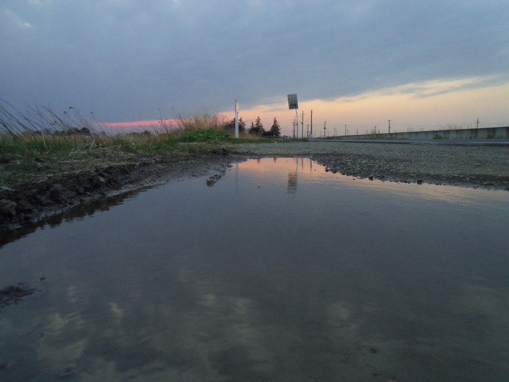2017/03/25_水溜まりの夕暮れ