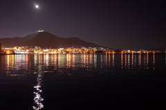 2016/08/12_夜の函館港と函館山