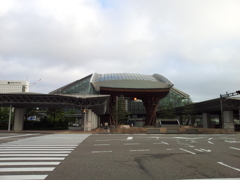 2016/05/12_金沢駅 もてなしドームと鼓門