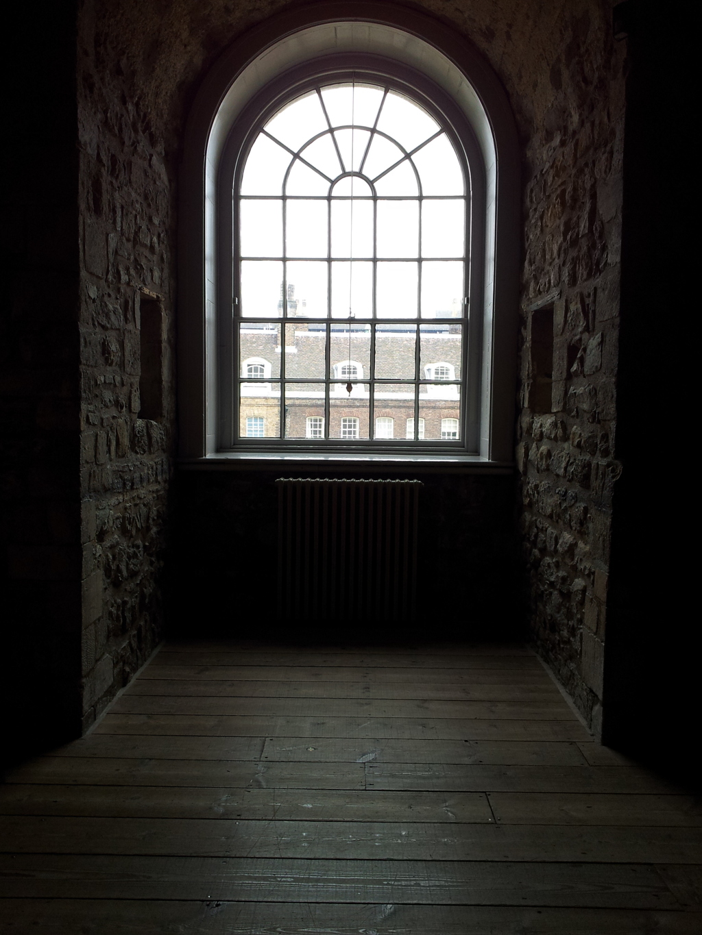 2016/05/19_ロンドン塔 ホワイト・タワーの窓