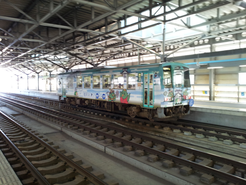 2017/05/18_福井駅に止まっていたかわいい電車（没カット）
